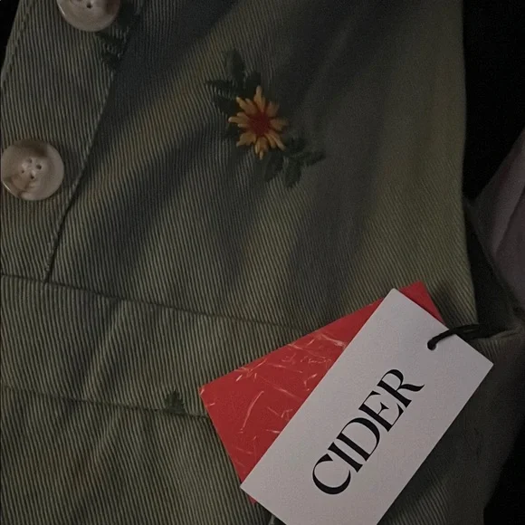 Cider Green Wide Leg Pants with Floral Embroidery - Picture 5 of 6